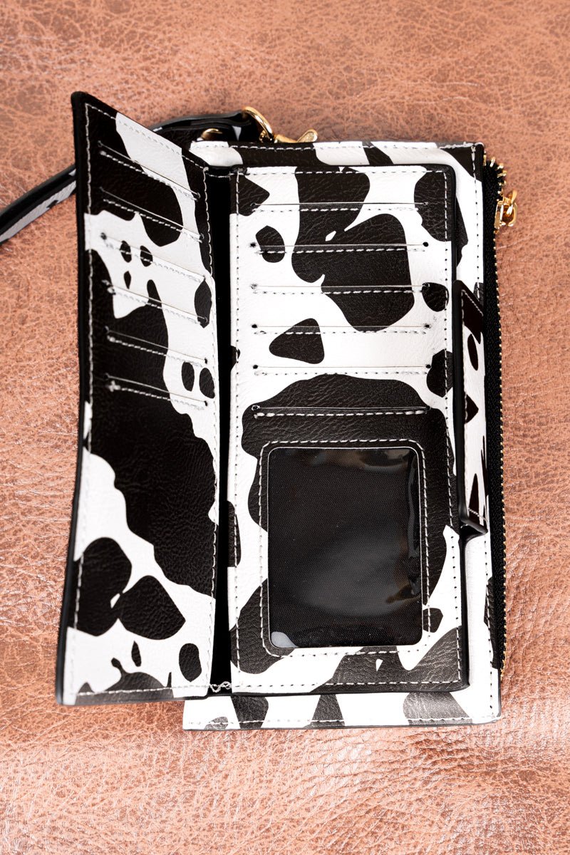 NGIL Deja Moo Fashionable Faux Leather Wristlet Style Wallet for Daily Use