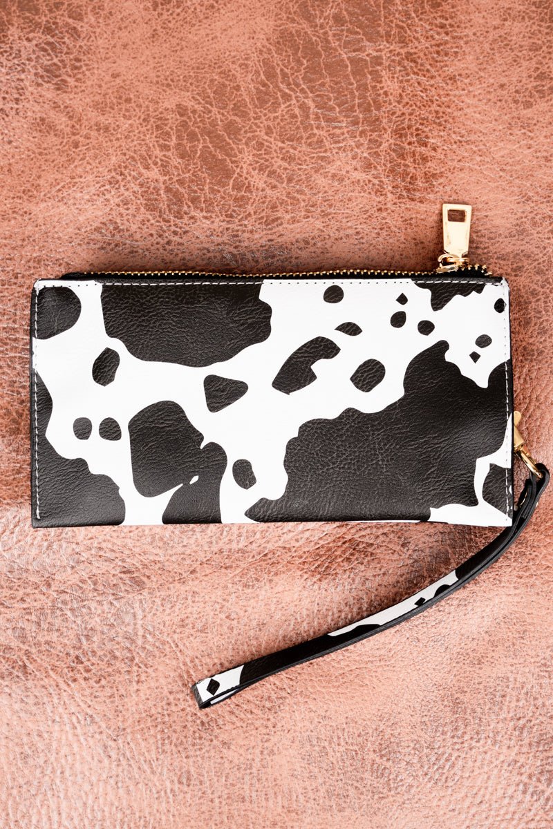 NGIL Deja Moo Fashionable Faux Leather Wristlet Style Wallet for Daily Use