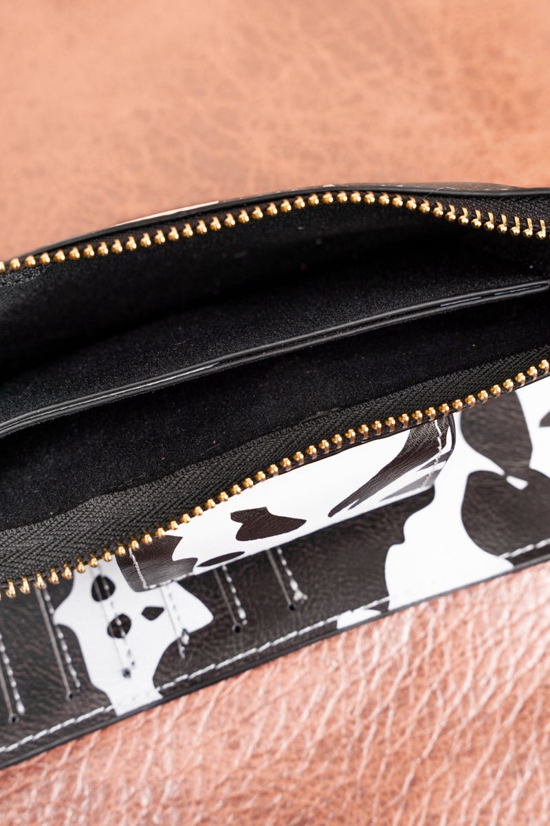 NGIL Deja Moo Fashionable Faux Leather Wristlet Style Wallet for Daily Use