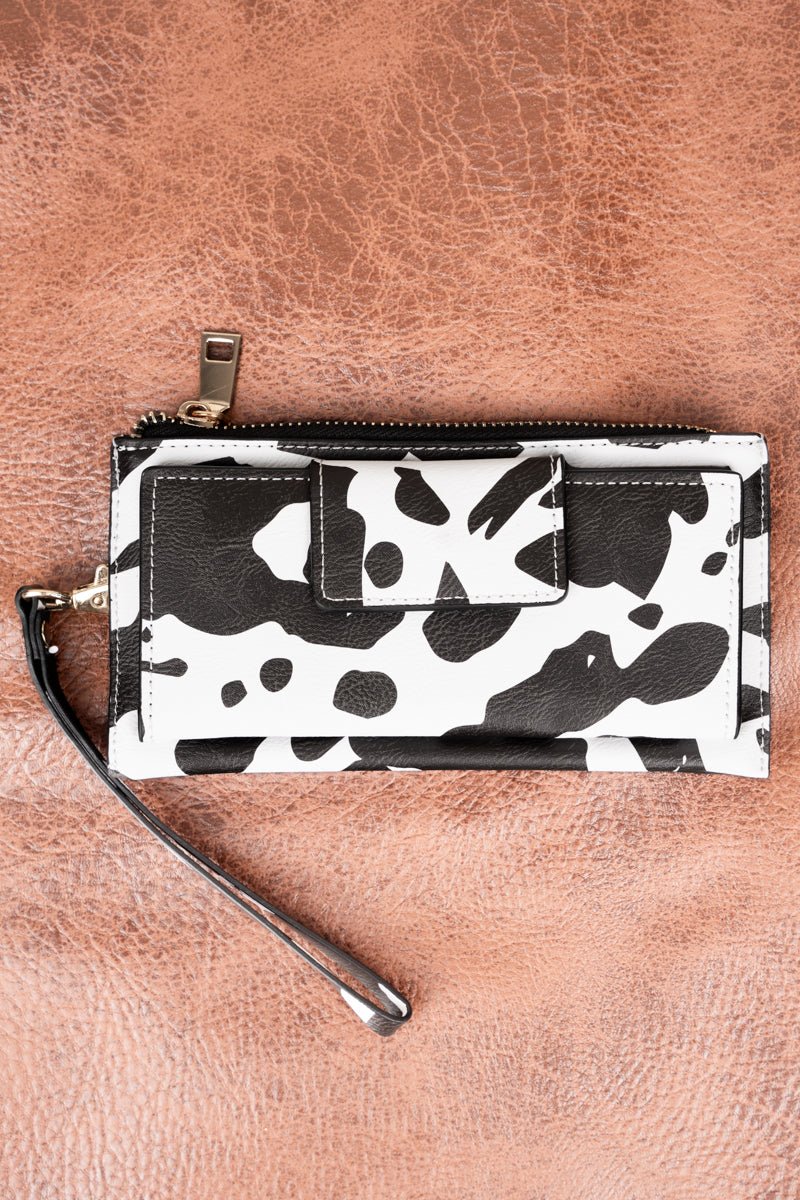 NGIL Deja Moo Fashionable Faux Leather Wristlet Style Wallet for Daily Use