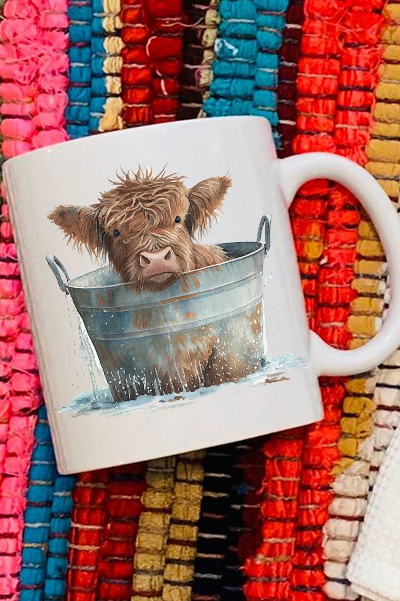 Decorative Highland Water Bucket Style White Ceramic Mug for Beverage Sipping and Gifting