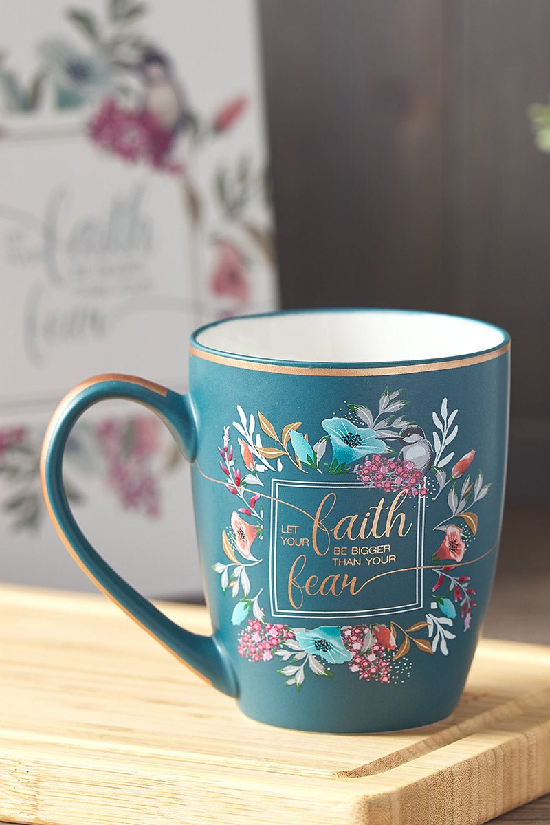 12 fl oz Elegant Floral Gold Trim 'Faith Bigger Than Fear' Coffee Mug