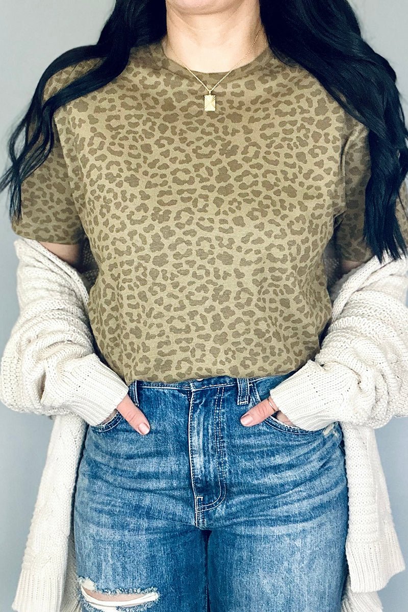 Ladies' and Gentlemen's Classic Brown Leopard Print Fine Jersey T-Shirt for Everyday Wear